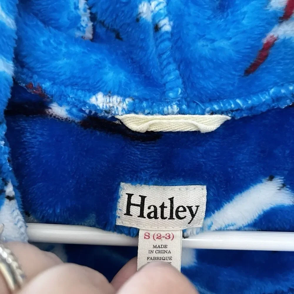Hatley blue skiing